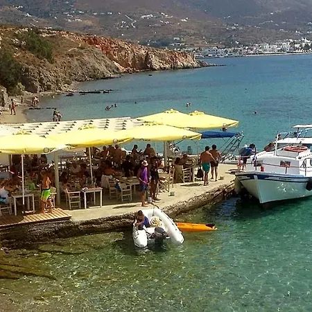 Petalides パロス島